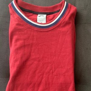 Large Red Nike SB short sleeve
